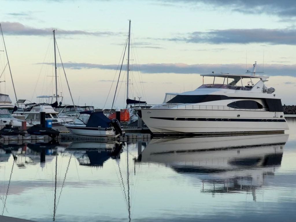 buy boat